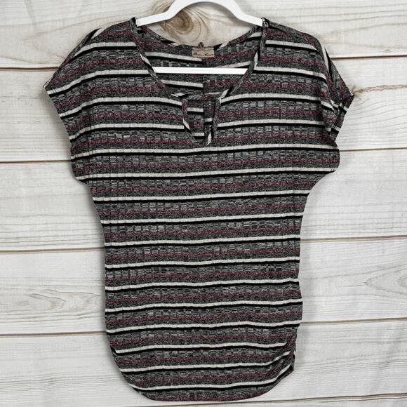 Fashion Magazine Black & Gray Striped Curved Hem Short Sleeve Top Size Medium - Picture 1 of 5
